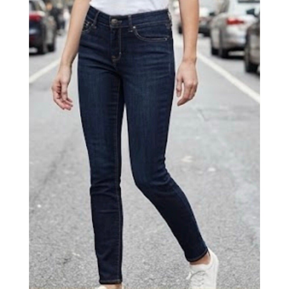 Dark wash skinny jeans